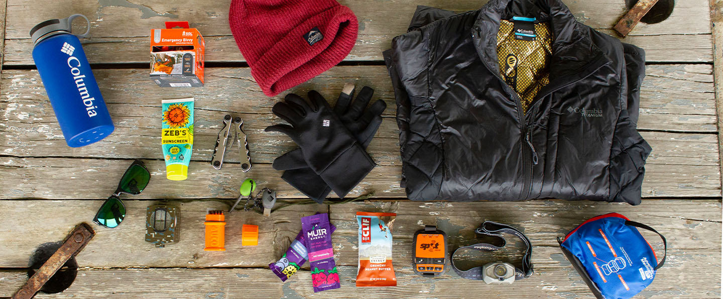 Top 10 Vật Dụng Cần Thiết Cho Chuyến Đi Bộ Đường Dài Và Leo Núi